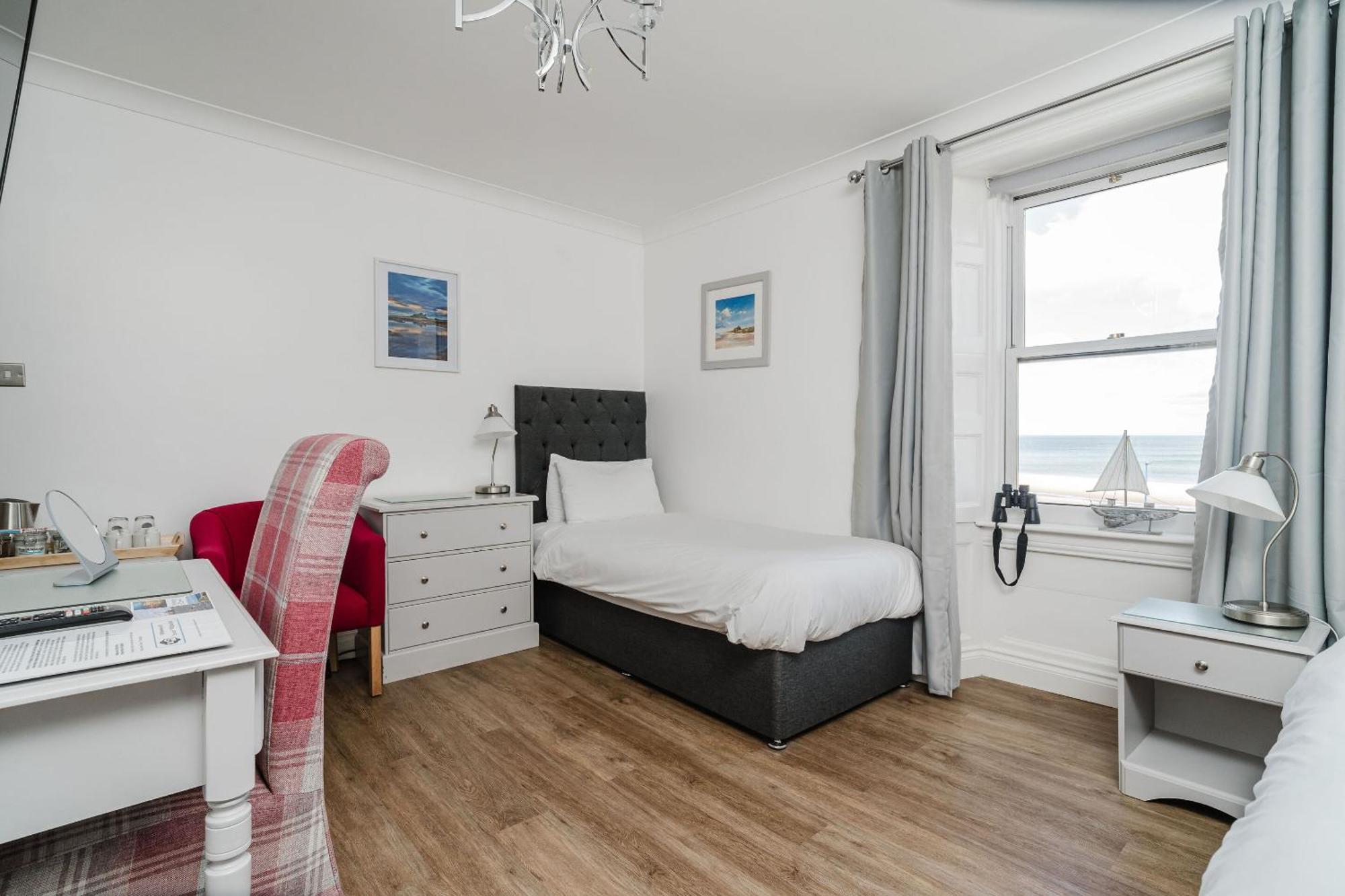 The Roxburgh Guest Accommodation Berwick Upon Tweed Стая снимка